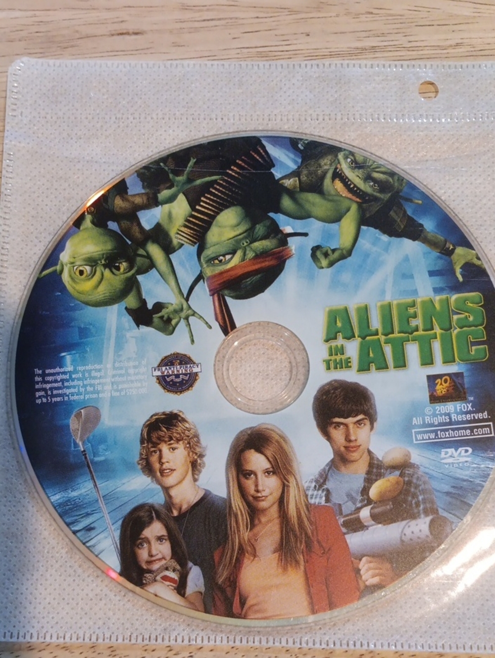 Aliens in the Attic DVD *NO CASE*